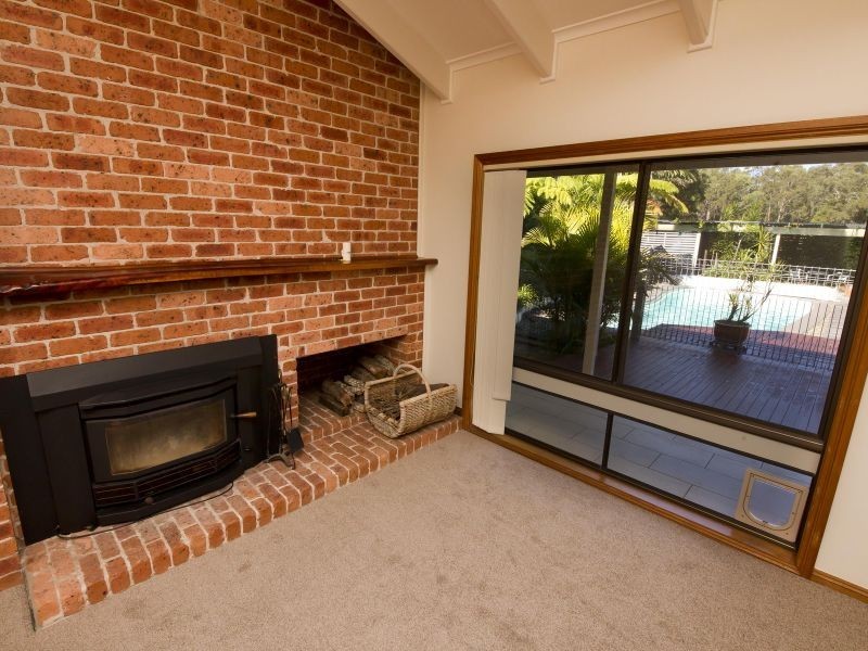 17 Woodlands Drive, Hallidays Point NSW 2430