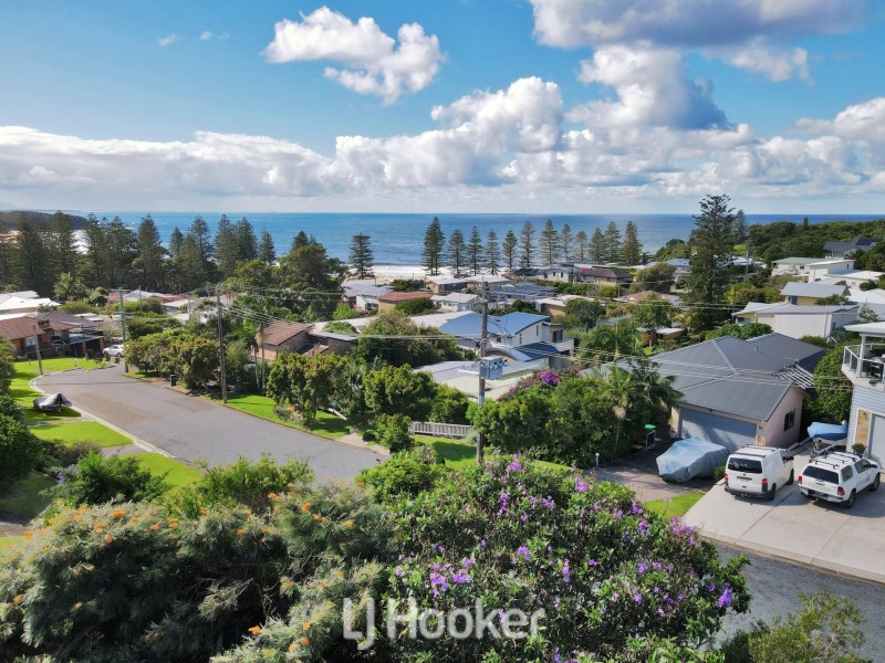 29 Surfview Ave, Black Head NSW 2430