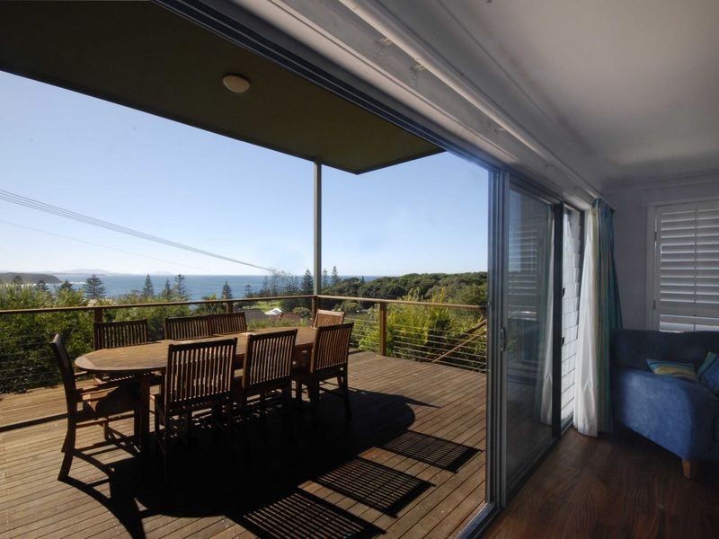 18 High Street, Hallidays Point NSW 2430