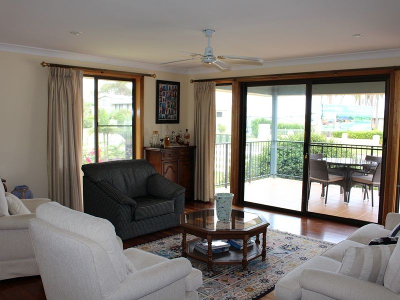 Hallidays Point NSW 2430