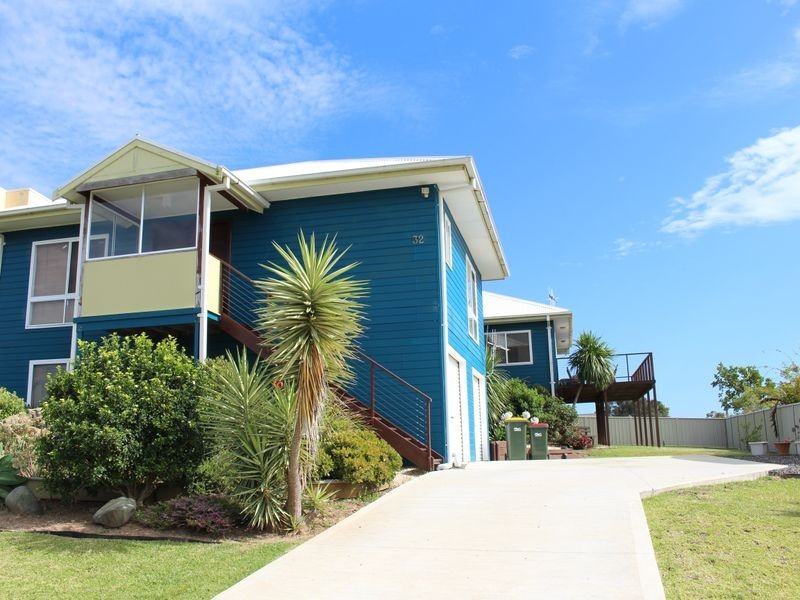 32 Emerald Drive, Diamond Beach NSW 2430