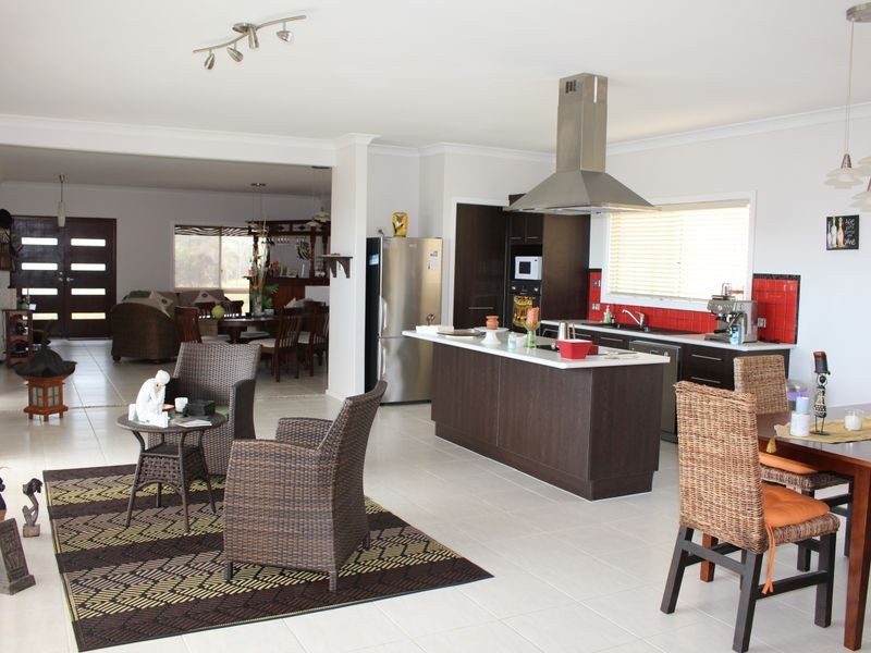 32 Emerald Drive, Diamond Beach NSW 2430