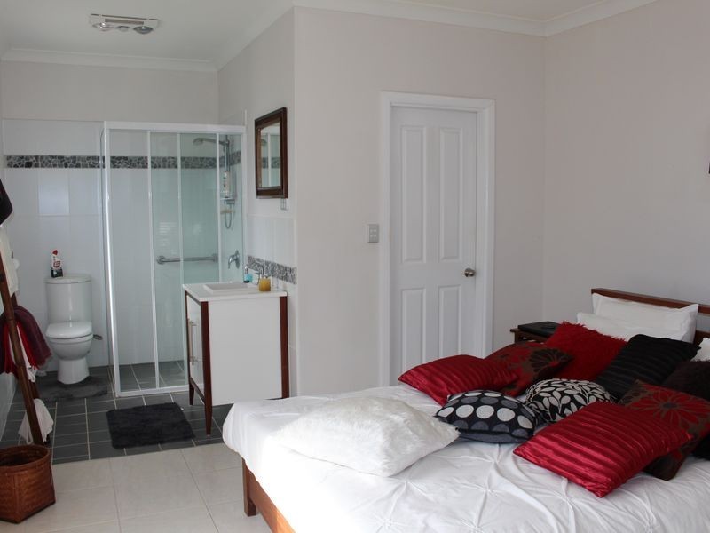 32 Emerald Drive, Diamond Beach NSW 2430