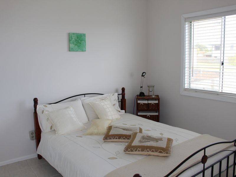 32 Emerald Drive, Diamond Beach NSW 2430