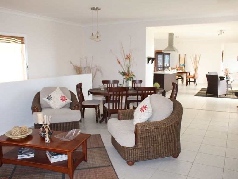 32 Emerald Drive, Diamond Beach NSW 2430