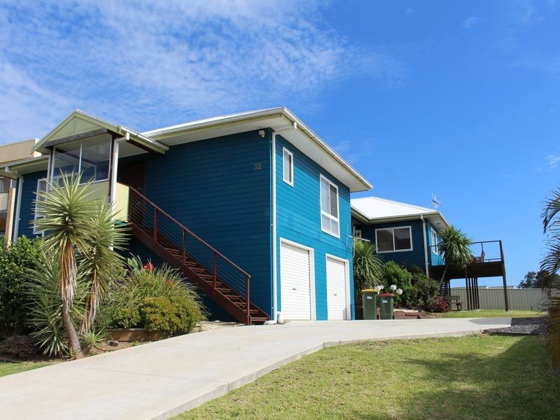 32 Emerald Drive, Diamond Beach NSW 2430