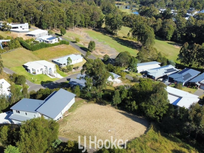 8 Barrington Crescent, Tallwoods Village NSW 2430
