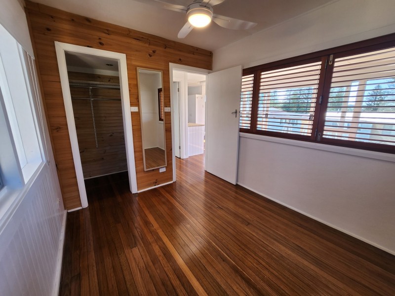 10 Albert Street, Black Head NSW 2430