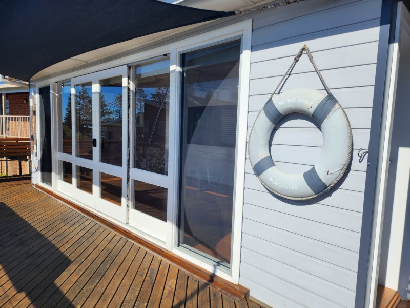 10 Albert Street, Black Head NSW 2430