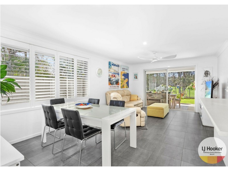 12 Laguna Court, Black Head NSW 2430