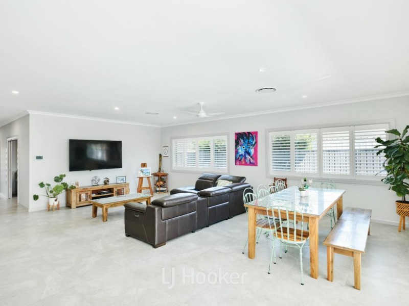 13 Hillside Terrace, Black Head NSW 2430