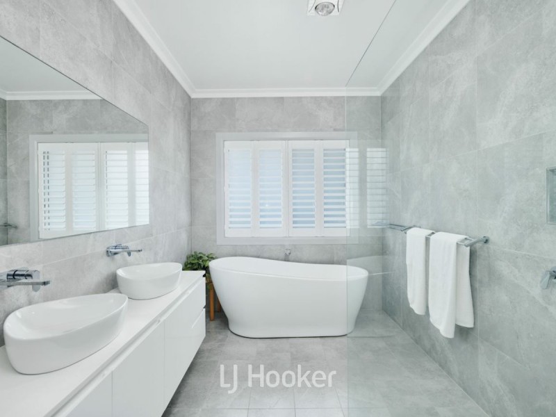 13 Hillside Terrace, Black Head NSW 2430