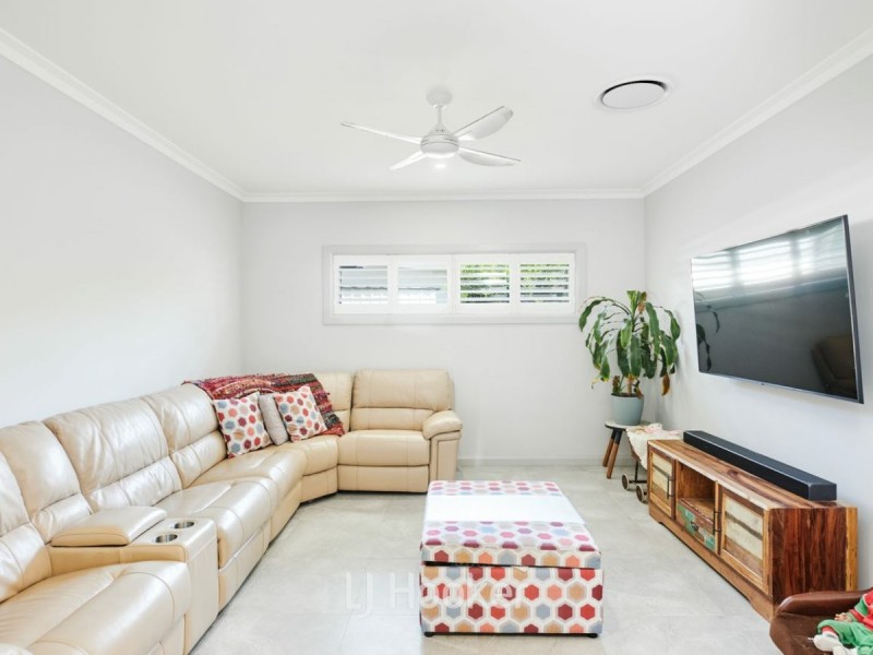13 Hillside Terrace, Black Head NSW 2430