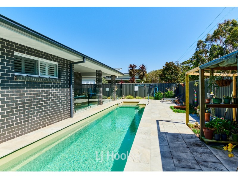 13 Hillside Terrace, Black Head NSW 2430