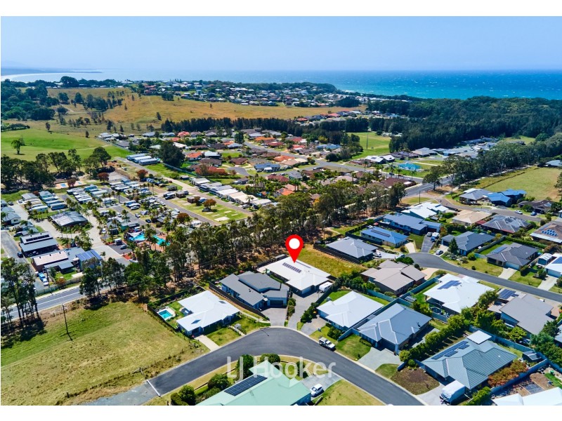 13 Hillside Terrace, Black Head NSW 2430