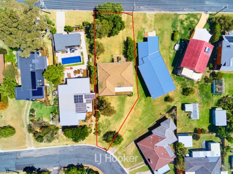 17 Surfview Avenue, Black Head NSW 2430