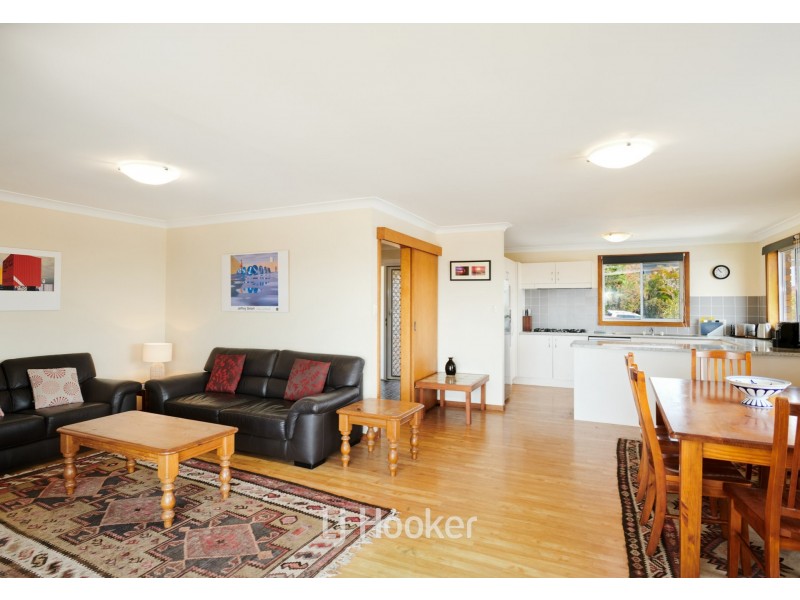17 Surfview Avenue, Black Head NSW 2430