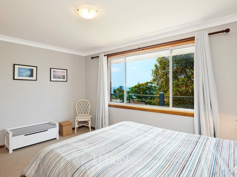 17 Surfview Avenue, Black Head NSW 2430