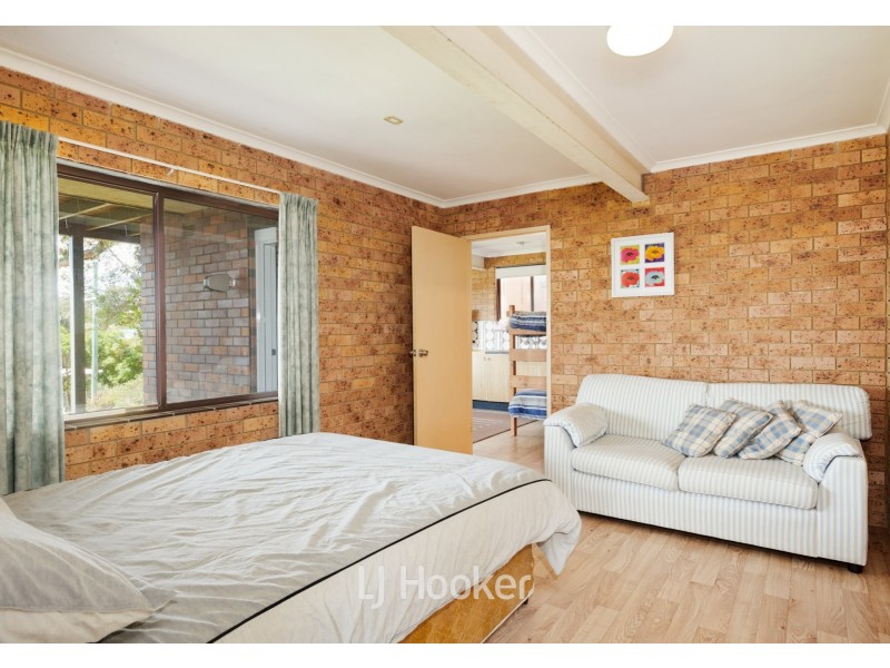 17 Surfview Avenue, Black Head NSW 2430