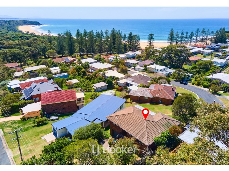 17 Surfview Avenue, Black Head NSW 2430