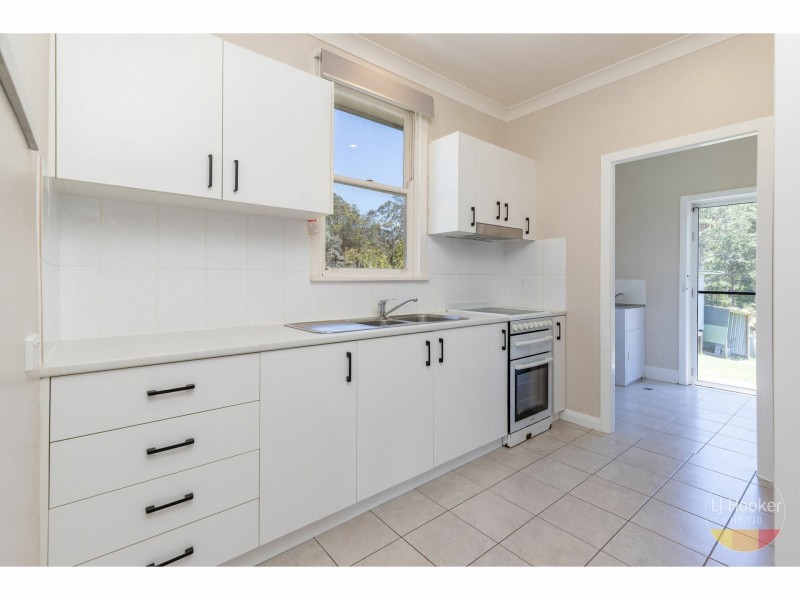 10 Creekline Crescent, Tallwoods Village NSW 2430