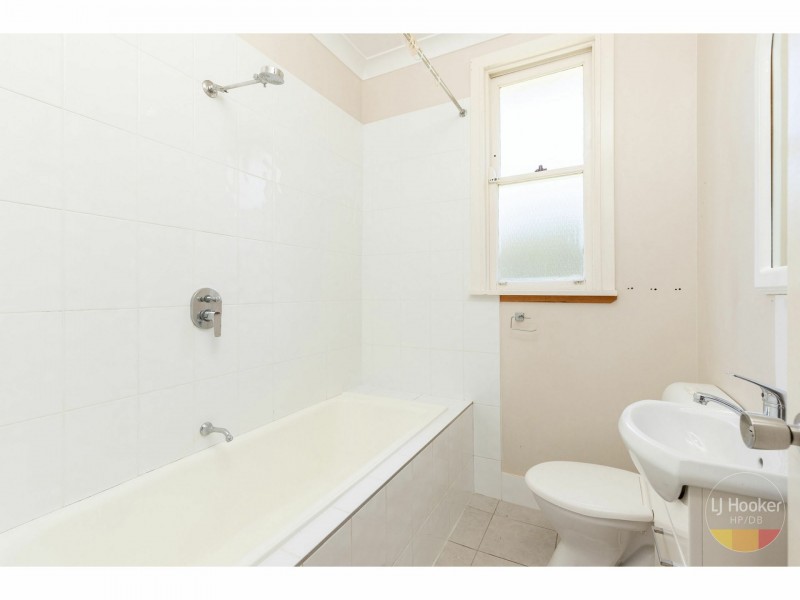 10 Creekline Crescent, Tallwoods Village NSW 2430