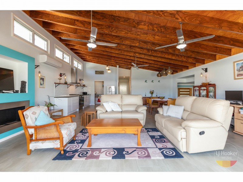 35 Seabreeze Parade, Black Head NSW 2430