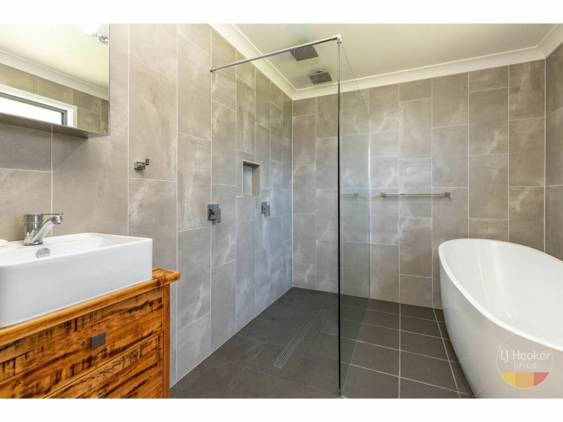 35 Seabreeze Parade, Black Head NSW 2430