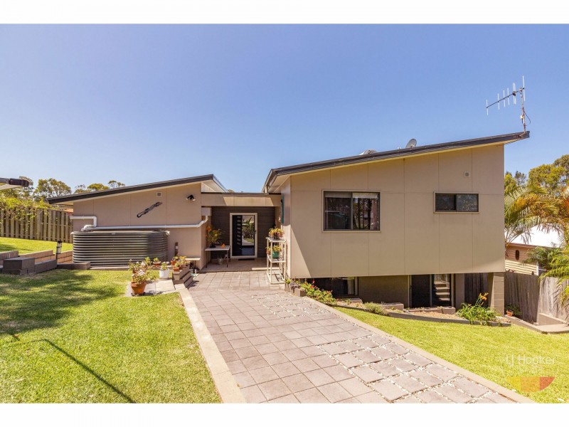 35 Seabreeze Parade, Black Head NSW 2430