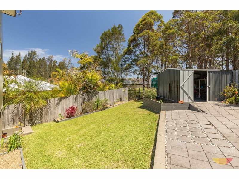 35 Seabreeze Parade, Black Head NSW 2430
