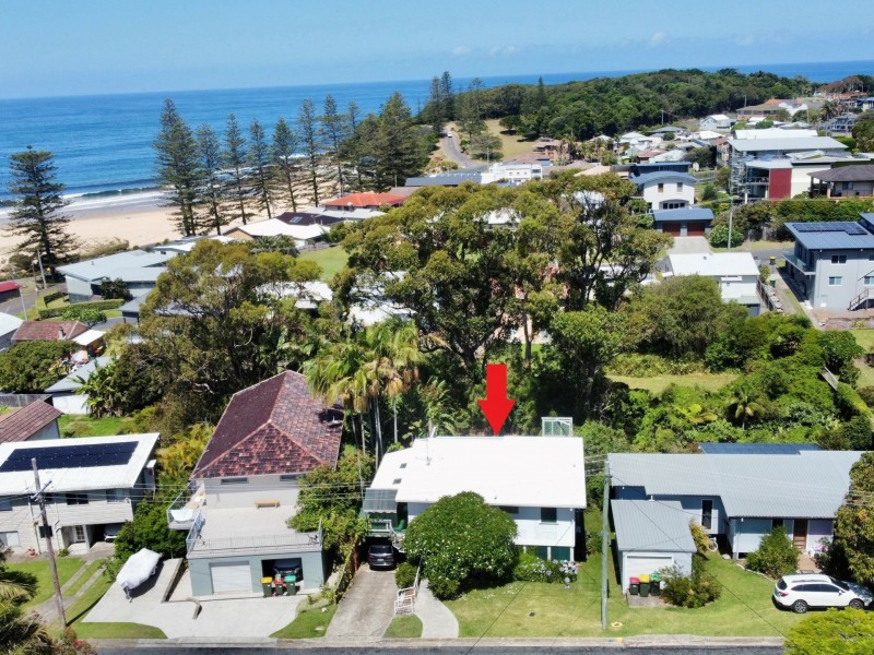 10 Surfview Avenue, Black Head NSW 2430