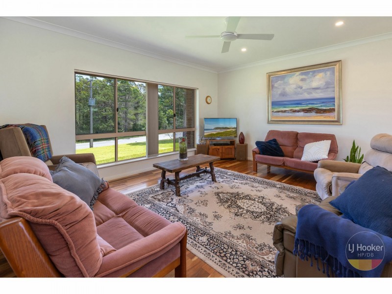 4a Federation Drive, Hallidays Point NSW 2430