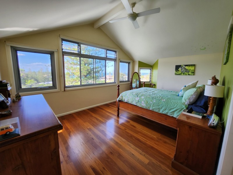 4 Callemondah Lane, Black Head NSW 2430