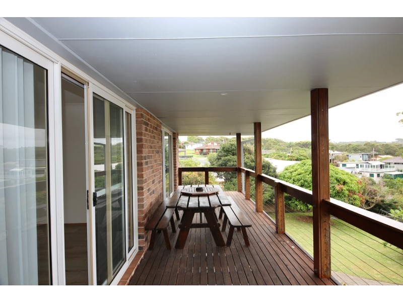 1 Callemondah Lane, Black Head NSW 2430