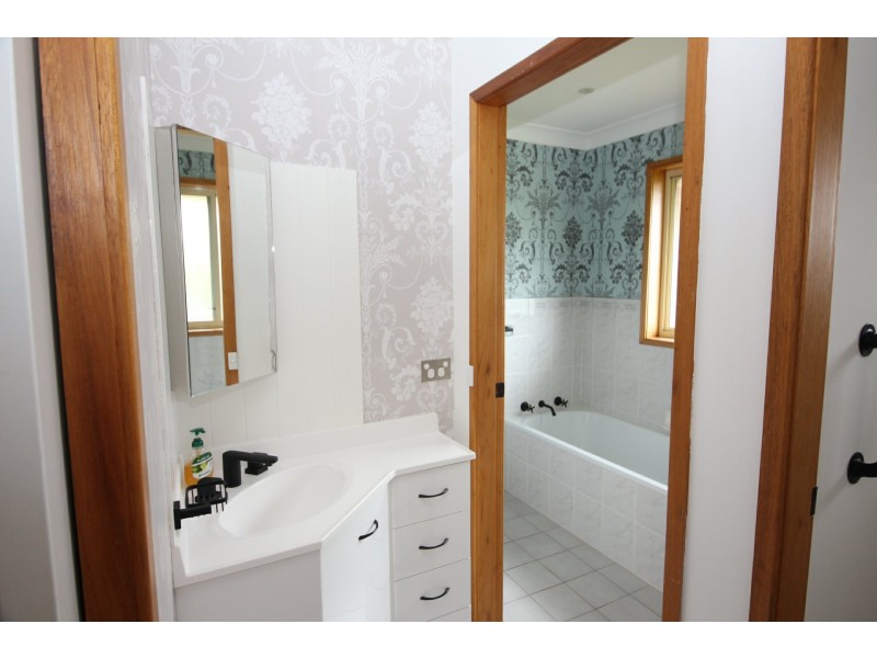 1 Callemondah Lane, Black Head NSW 2430