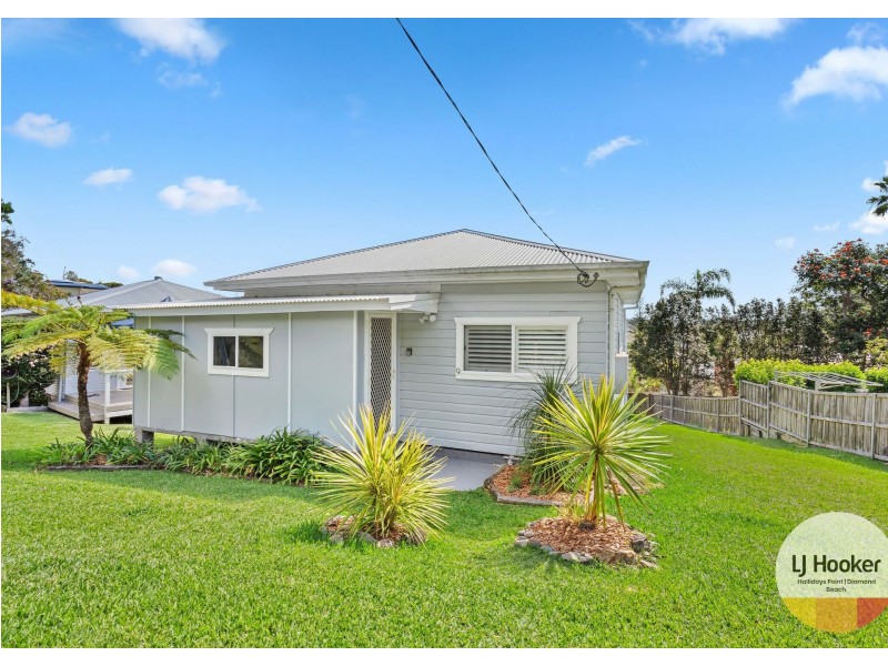 9 High Street, Black Head NSW 2430