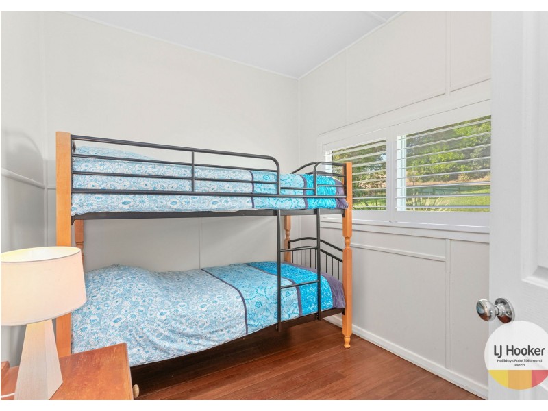 9 High Street, Black Head NSW 2430