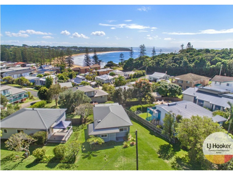 9 High Street, Black Head NSW 2430