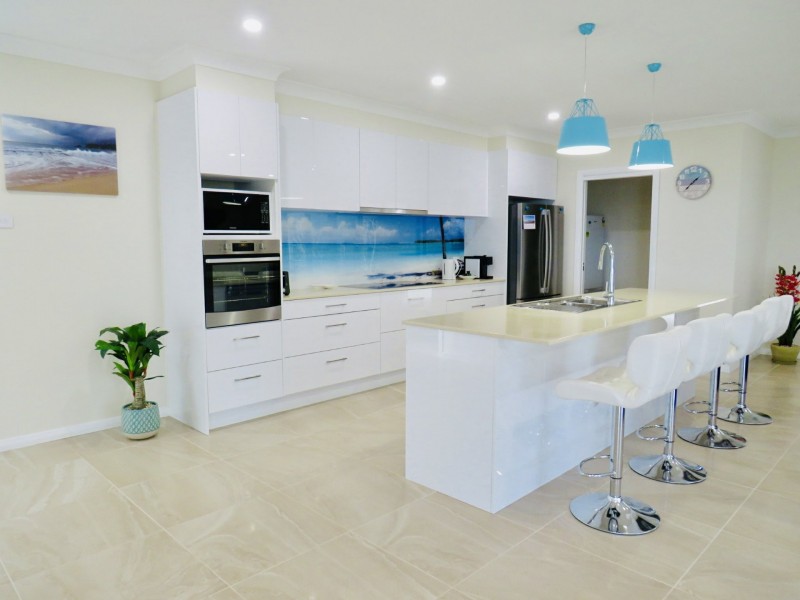 1 Scenic Avenue, Red Head NSW 2430