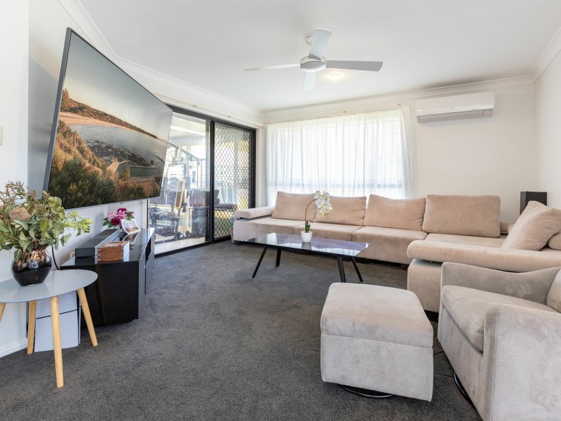 6 Devoy Place, Black Head NSW 2430