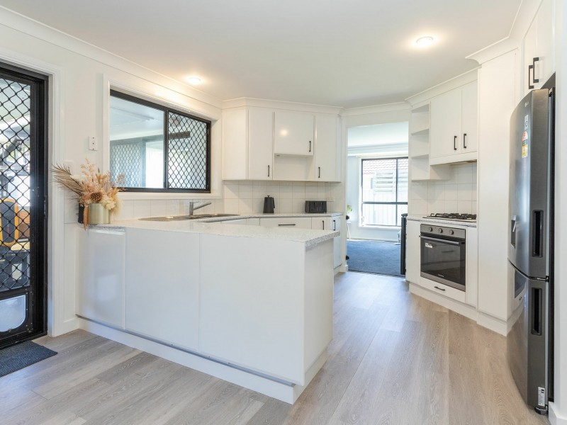 6 Devoy Place, Black Head NSW 2430