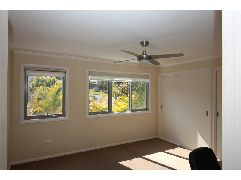 8/33-37 Emerald Drive, Diamond Beach NSW 2430