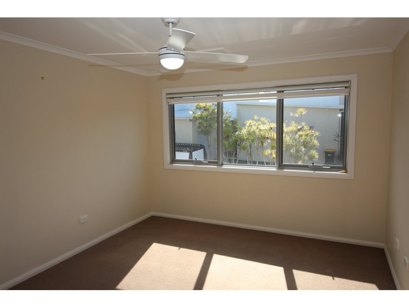 8/33-37 Emerald Drive, Diamond Beach NSW 2430