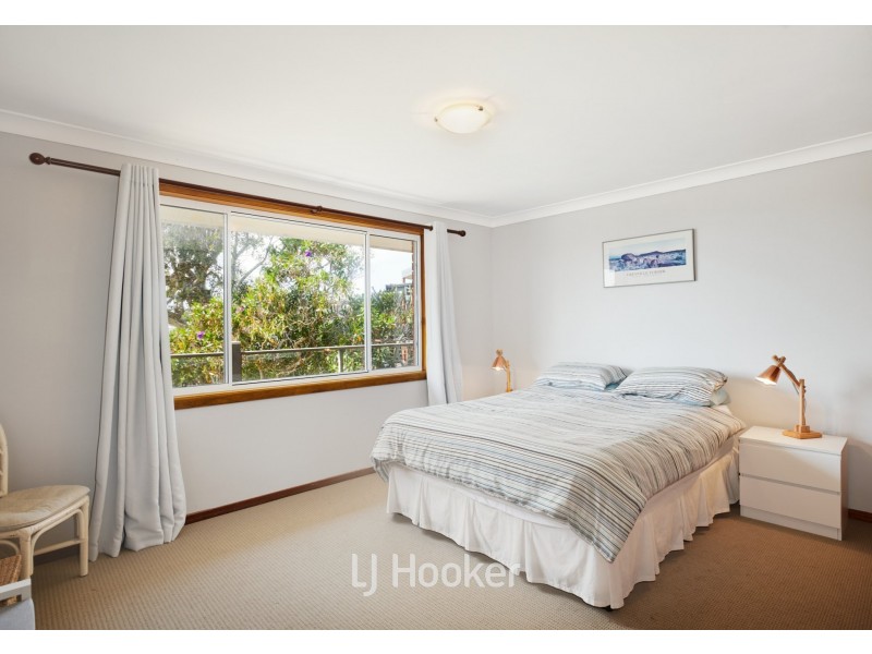 17 Surfview Ave, Black Head NSW 2430