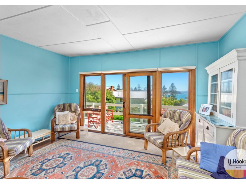 19 High Street, Black Head NSW 2430