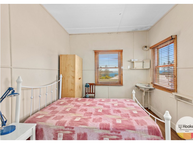 19 High Street, Black Head NSW 2430