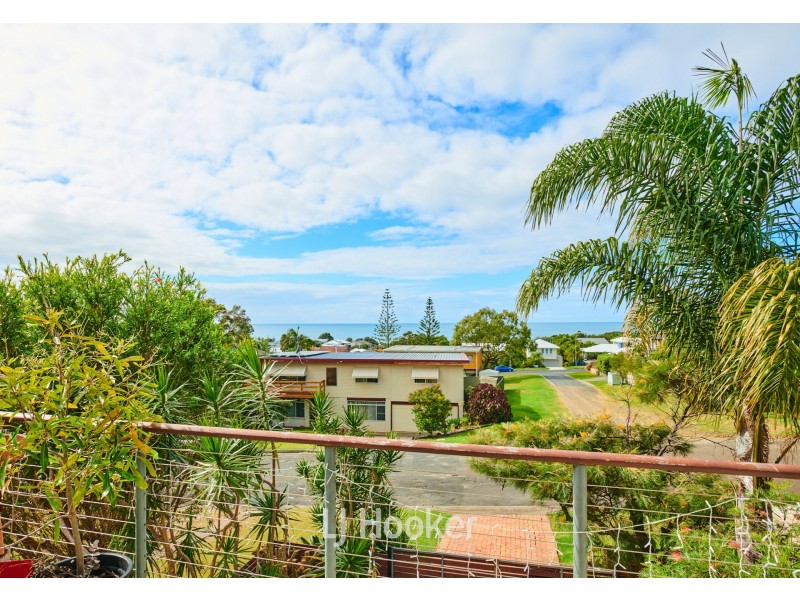 19 Escapade Avenue, Diamond Beach NSW 2430