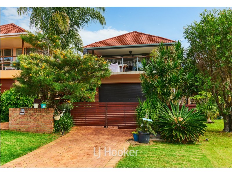19 Escapade Avenue, Diamond Beach NSW 2430