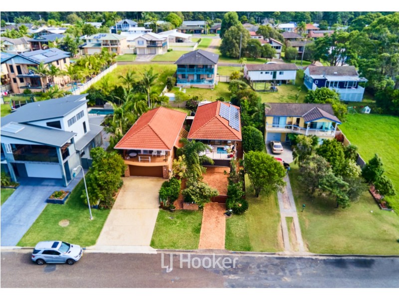 19 Escapade Avenue, Diamond Beach NSW 2430