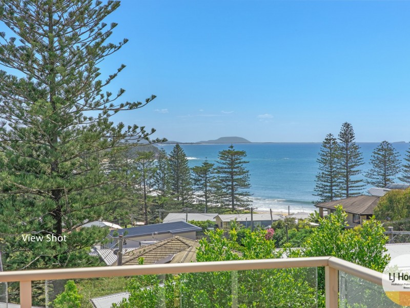 41 High Street, Black Head NSW 2430